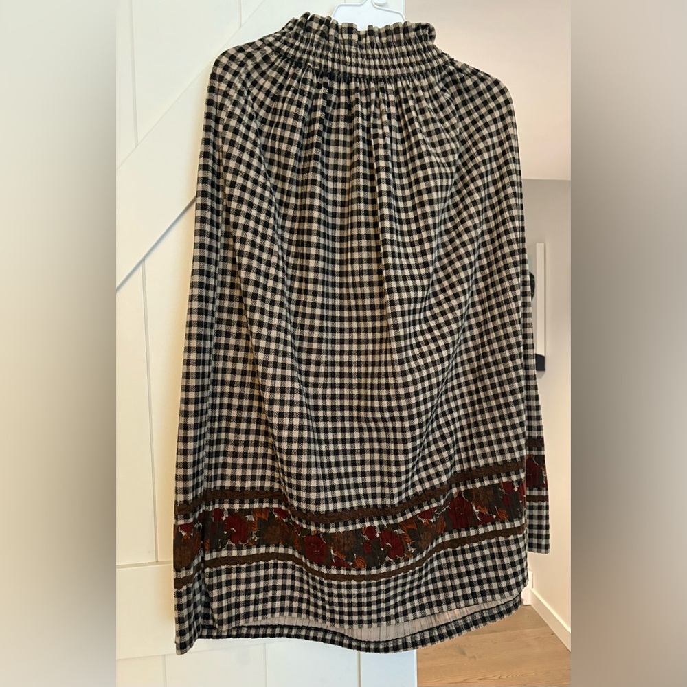 3/$25 Gorgeous vintage maxi skirt